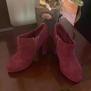 Nine West red faux suede booties